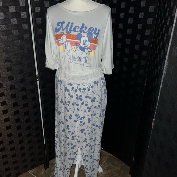 Disney Other - Mickey Mouse pajama set in size XL